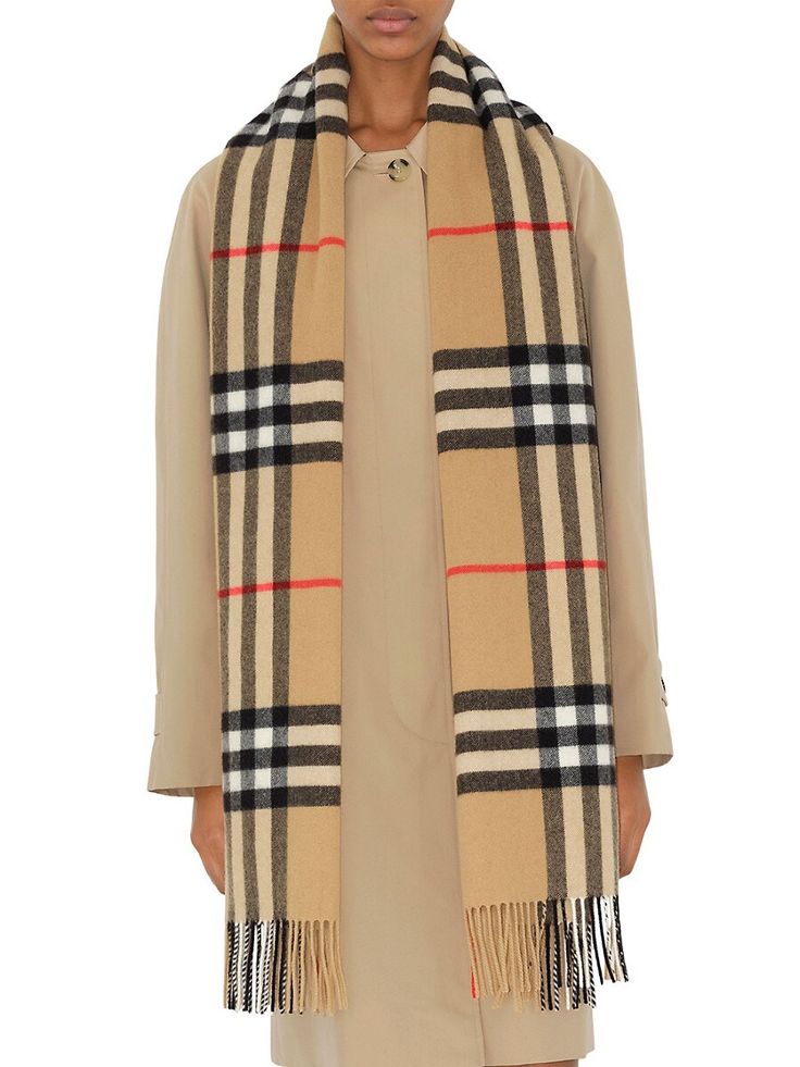 Szalik Burberry na zimowe dni: trendy, stylizacje, zakup