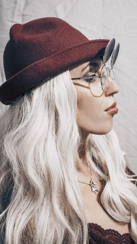 Beachy Waves: letnia królowa fryzur